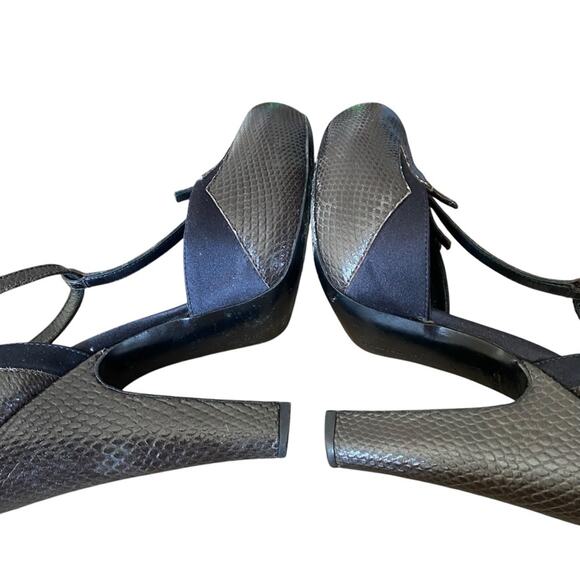 Bottega Veneta Brown Leather T-Strap Cut Out Heels Pumps Black Satin size 39 9 - Picture 12 of 16